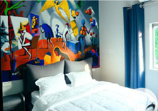 盐源对于酒店的墙体彩绘而言更注重哪些方面？